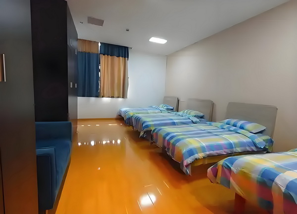 深圳的入户流程_演硬汉成名却情路坎坷，8年不敢谈恋爱，遇小10岁的她成宠妻狂魔 遇她成宠妻狂成、谈恋爱