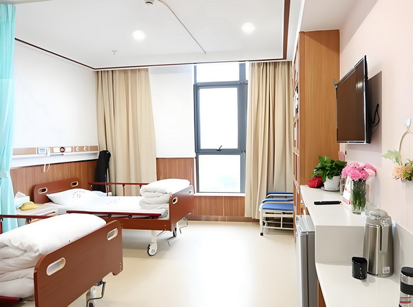 深圳户口政策变化_皇后城锦标赛万纳森半程领先提提库T2刘依一T8 别把的气得太氛变凝重生活